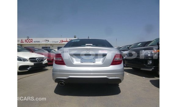 Buy Import Mercedes-Benz 200 Other Car in Import - Dubai in Great Comore Buy Import Mercedes-Benz 200 Other Car in Import - Dubai in Great Comore