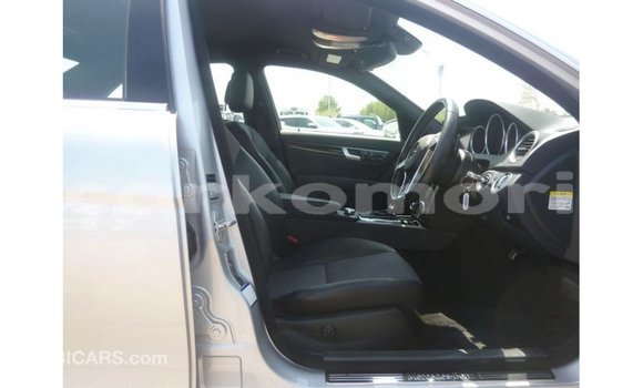 Buy Import Mercedes-Benz 200 Other Car in Import - Dubai in Great Comore Buy Import Mercedes-Benz 200 Other Car in Import - Dubai in Great Comore