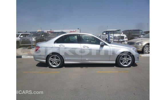 Buy Import Mercedes-Benz 200 Other Car in Import - Dubai in Great Comore Buy Import Mercedes-Benz 200 Other Car in Import - Dubai in Great Comore