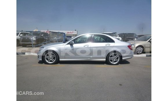 Buy Import Mercedes-Benz 200 Other Car in Import - Dubai in Great Comore Buy Import Mercedes-Benz 200 Other Car in Import - Dubai in Great Comore