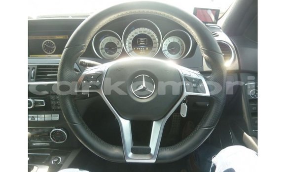 Buy Import Mercedes-Benz 200 Other Car in Import - Dubai in Great Comore Buy Import Mercedes-Benz 200 Other Car in Import - Dubai in Great Comore