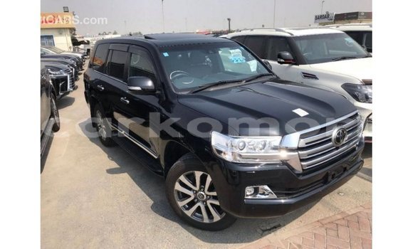 Acheter Import Voiture Toyota Land Cruiser Noir à Import - Dubai, Grande Comore Acheter Import Voiture Toyota Land Cruiser Noir à Import - Dubai, Grande Comore