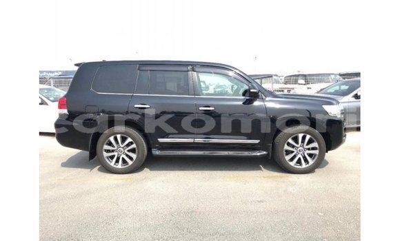 Acheter Import Voiture Toyota Land Cruiser Noir à Import - Dubai, Grande Comore Acheter Import Voiture Toyota Land Cruiser Noir à Import - Dubai, Grande Comore