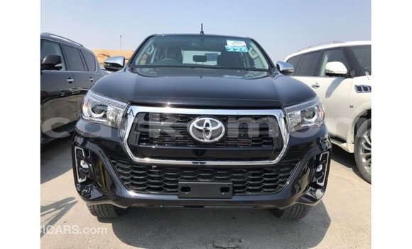 Acheter Import Voiture Toyota Hilux Noir à Import - Dubai, Grande Comore Acheter Import Voiture Toyota Hilux Noir à Import - Dubai, Grande Comore