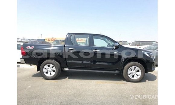 Acheter Import Voiture Toyota Hilux Noir à Import - Dubai, Grande Comore Acheter Import Voiture Toyota Hilux Noir à Import - Dubai, Grande Comore