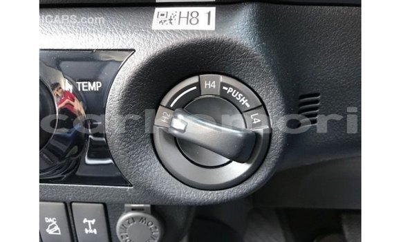 Acheter Import Voiture Toyota Hilux Noir à Import - Dubai, Grande Comore Acheter Import Voiture Toyota Hilux Noir à Import - Dubai, Grande Comore