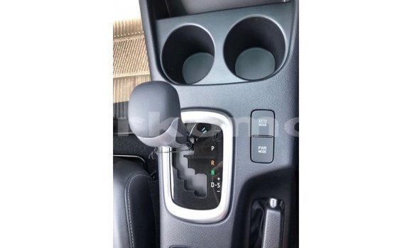 Acheter Import Voiture Toyota Hilux Noir à Import - Dubai, Grande Comore Acheter Import Voiture Toyota Hilux Noir à Import - Dubai, Grande Comore