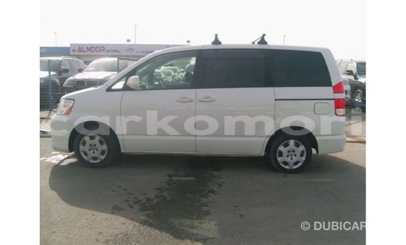 Acheter Import Voiture Toyota Noah Blanc à Import - Dubai, Grande Comore Acheter Import Voiture Toyota Noah Blanc à Import - Dubai, Grande Comore