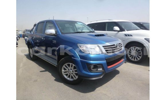 Acheter Import Voiture Toyota Hilux Bleu à Import - Dubai, Grande Comore Acheter Import Voiture Toyota Hilux Bleu à Import - Dubai, Grande Comore