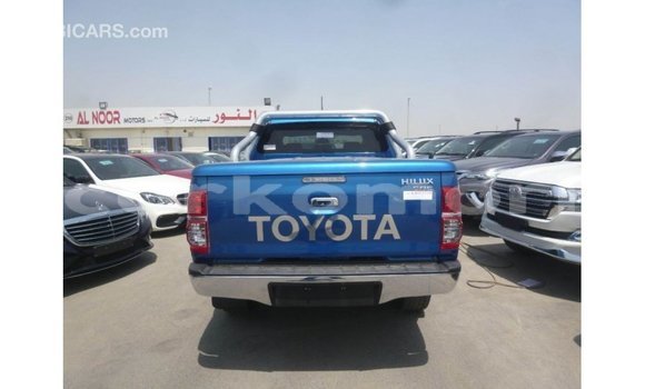Acheter Import Voiture Toyota Hilux Bleu à Import - Dubai, Grande Comore Acheter Import Voiture Toyota Hilux Bleu à Import - Dubai, Grande Comore