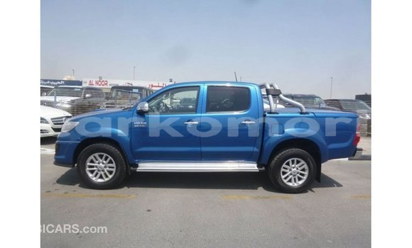 Acheter Import Voiture Toyota Hilux Bleu à Import - Dubai, Grande Comore Acheter Import Voiture Toyota Hilux Bleu à Import - Dubai, Grande Comore
