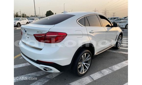 Acheter Import Voiture BMW X6 Blanc à Import - Dubai, Grande Comore Acheter Import Voiture BMW X6 Blanc à Import - Dubai, Grande Comore