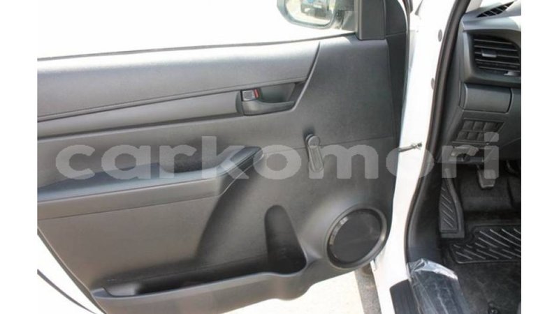 Big with watermark toyota hilux grande comore import dubai 2724