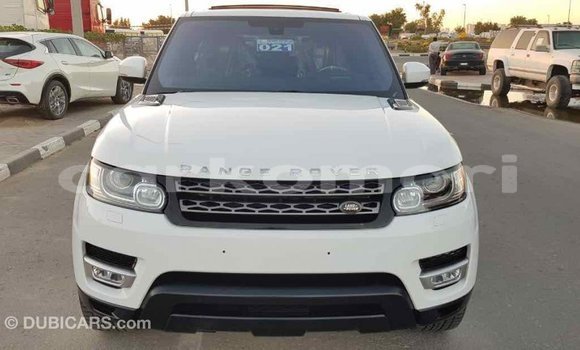 Acheter Import Voiture Land Rover Range Rover Blanc à Import - Dubai, Grande Comore Acheter Import Voiture Land Rover Range Rover Blanc à Import - Dubai, Grande Comore