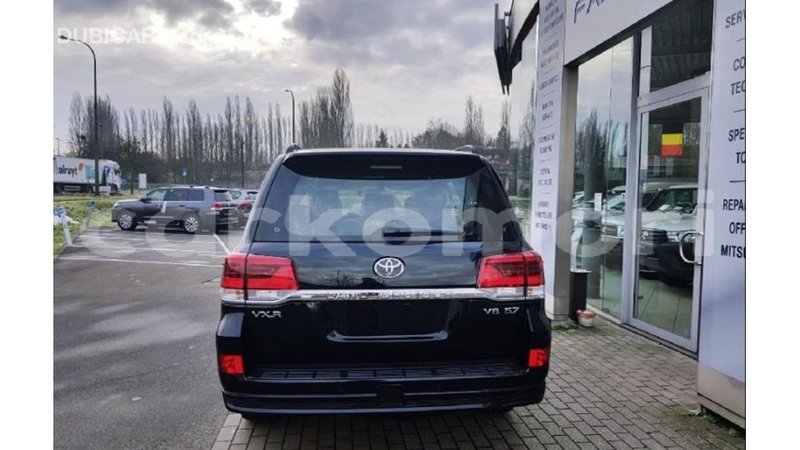 Big with watermark toyota land cruiser grande comore import dubai 2737