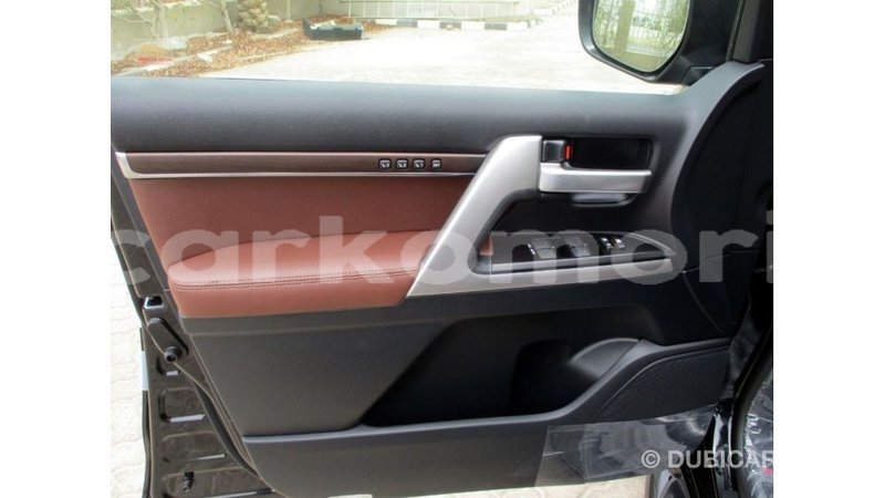 Big with watermark toyota land cruiser grande comore import dubai 2737