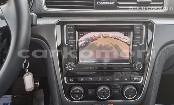 Acheter Import Voiture Volkswagen Passat Rouge à Import - Dubai, Grande Comore Acheter Import Voiture Volkswagen Passat Rouge à Import - Dubai, Grande Comore