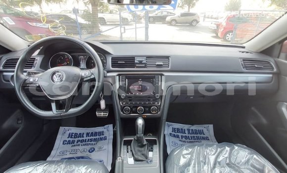 Acheter Import Voiture Volkswagen Passat Rouge à Import - Dubai, Grande Comore Acheter Import Voiture Volkswagen Passat Rouge à Import - Dubai, Grande Comore