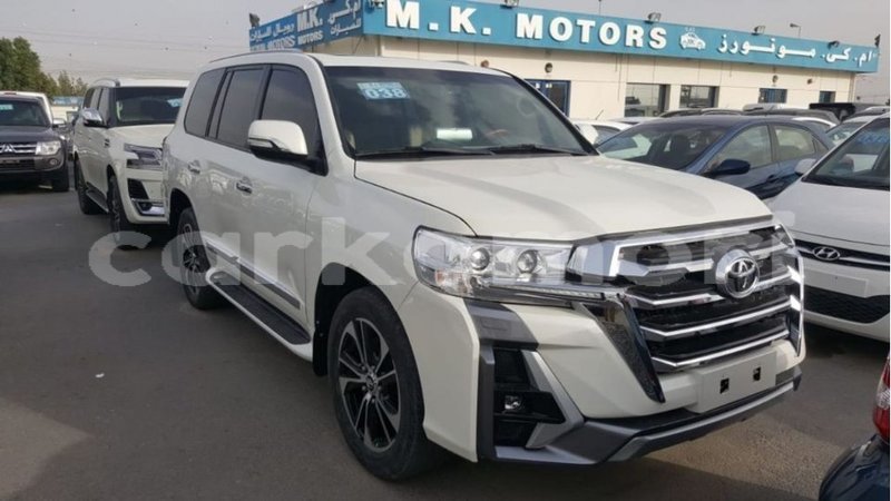 Big with watermark toyota land cruiser grande comore import dubai 2749