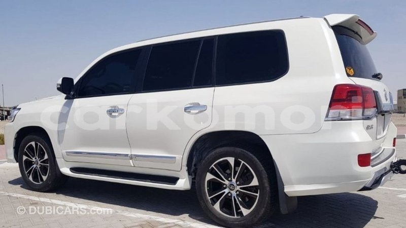 Big with watermark toyota land cruiser grande comore import dubai 2749