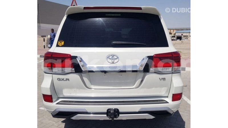Big with watermark toyota land cruiser great comore import dubai 2749