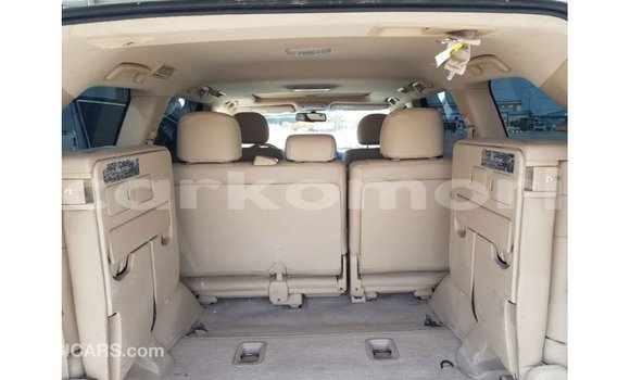 Acheter Import Voiture Toyota Land Cruiser Blanc à Import - Dubai, Grande Comore Acheter Import Voiture Toyota Land Cruiser Blanc à Import - Dubai, Grande Comore