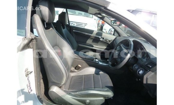 Acheter Import Voiture Mercedes-Benz 250 Autre à Import - Dubai, Grande Comore Acheter Import Voiture Mercedes-Benz 250 Autre à Import - Dubai, Grande Comore