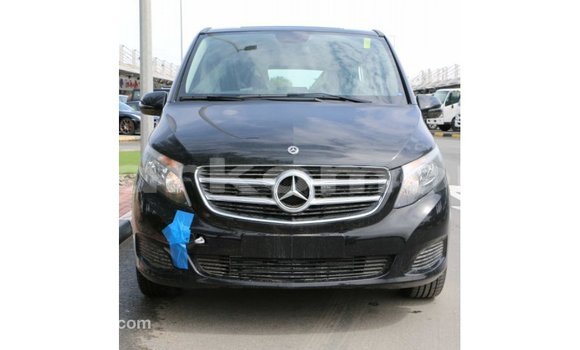Buy Import Mercedes-Benz 250 Black Car in Import - Dubai in Great Comore Buy Import Mercedes-Benz 250 Black Car in Import - Dubai in Great Comore