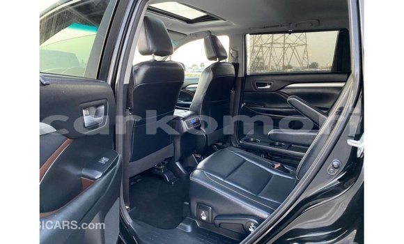 Acheter Import Voiture Toyota Highlander Noir à Import - Dubai, Grande Comore Acheter Import Voiture Toyota Highlander Noir à Import - Dubai, Grande Comore
