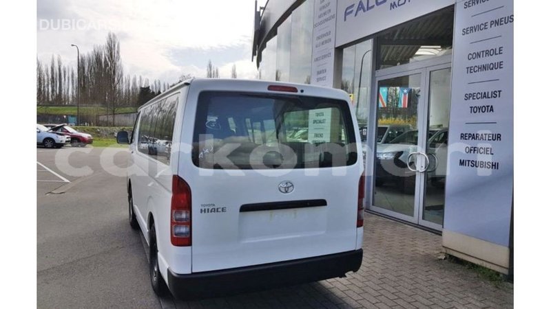 Big with watermark toyota hiace grande comore import dubai 2755