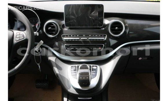 Buy Import Mercedes-Benz 250 Black Car in Import - Dubai in Great Comore Buy Import Mercedes-Benz 250 Black Car in Import - Dubai in Great Comore