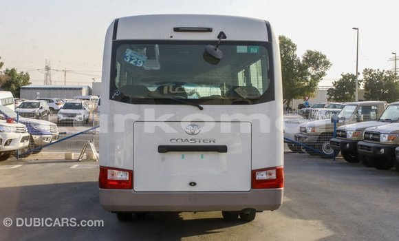 Acheter Import Voiture Toyota Coaster Blanc à Import - Dubai, Grande Comore Acheter Import Voiture Toyota Coaster Blanc à Import - Dubai, Grande Comore