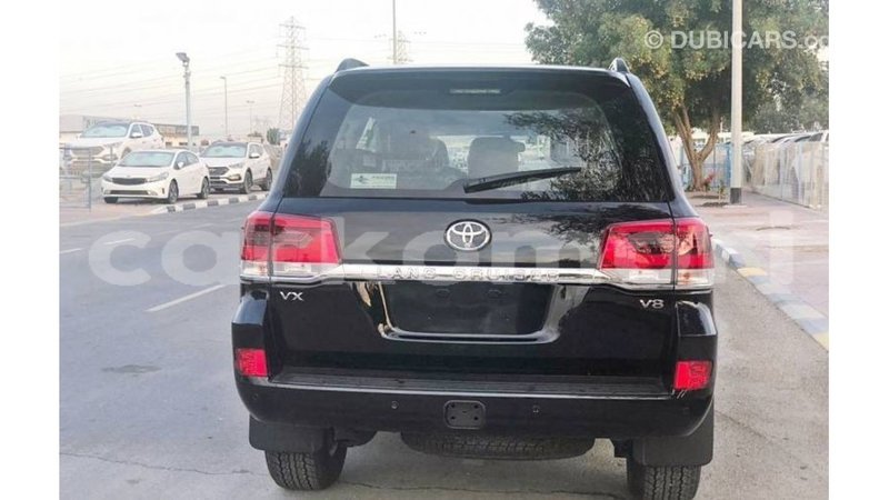 Big with watermark toyota land cruiser grande comore import dubai 2761