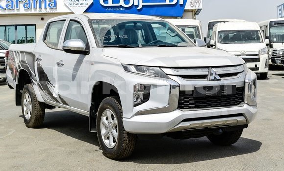 Acheter Import Voiture Mitsubishi L200 Blanc à Import - Dubai, Grande Comore Acheter Import Voiture Mitsubishi L200 Blanc à Import - Dubai, Grande Comore