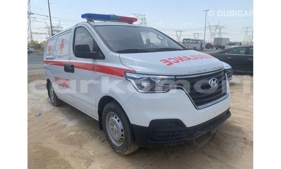 Buy Import Hyundai Accent White Car in Import - Dubai in Great Comore Buy Import Hyundai Accent White Car in Import - Dubai in Great Comore