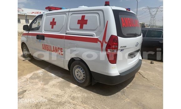 Buy Import Hyundai Accent White Car in Import - Dubai in Great Comore Buy Import Hyundai Accent White Car in Import - Dubai in Great Comore