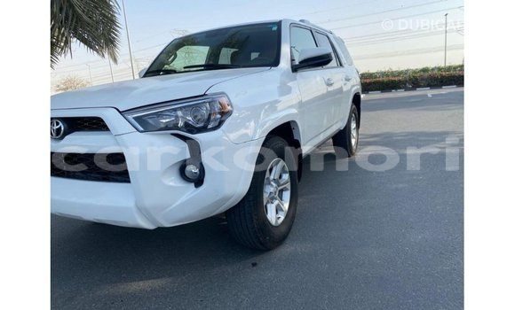 Acheter Import Voiture Toyota 4Runner Blanc à Import - Dubai, Grande Comore Acheter Import Voiture Toyota 4Runner Blanc à Import - Dubai, Grande Comore