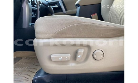 Acheter Import Voiture Toyota 4Runner Blanc à Import - Dubai, Grande Comore Acheter Import Voiture Toyota 4Runner Blanc à Import - Dubai, Grande Comore