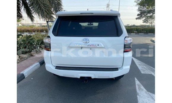 Acheter Import Voiture Toyota 4Runner Blanc à Import - Dubai, Grande Comore Acheter Import Voiture Toyota 4Runner Blanc à Import - Dubai, Grande Comore
