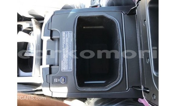 Buy Import Toyota Land Cruiser White Car in Import - Dubai in Great Comore Buy Import Toyota Land Cruiser White Car in Import - Dubai in Great Comore