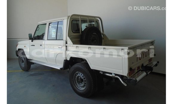 Buy Import Toyota Land Cruiser White Car in Import - Dubai in Great Comore Buy Import Toyota Land Cruiser White Car in Import - Dubai in Great Comore