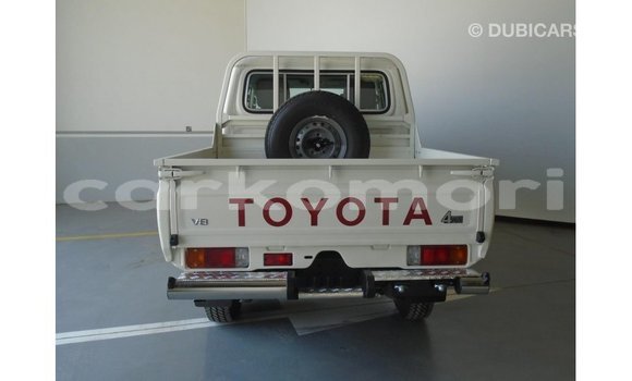 Buy Import Toyota Land Cruiser White Car in Import - Dubai in Great Comore Buy Import Toyota Land Cruiser White Car in Import - Dubai in Great Comore