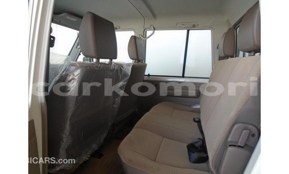 Buy Import Toyota Land Cruiser White Car in Import - Dubai in Great Comore Buy Import Toyota Land Cruiser White Car in Import - Dubai in Great Comore
