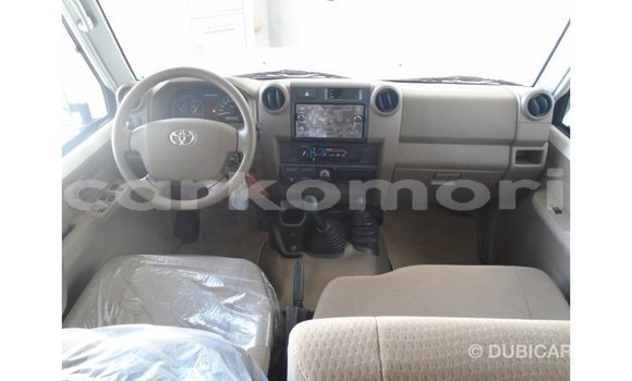 Buy Import Toyota Land Cruiser White Car in Import - Dubai in Great Comore Buy Import Toyota Land Cruiser White Car in Import - Dubai in Great Comore