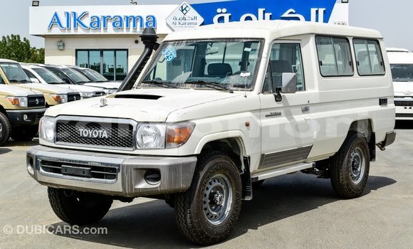 Acheter Import Voiture Toyota Land Cruiser Blanc à Import - Dubai, Grande Comore Acheter Import Voiture Toyota Land Cruiser Blanc à Import - Dubai, Grande Comore