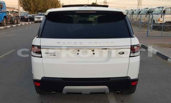 Acheter Import Voiture Land Rover Range Rover Blanc à Import - Dubai, Grande Comore Acheter Import Voiture Land Rover Range Rover Blanc à Import - Dubai, Grande Comore