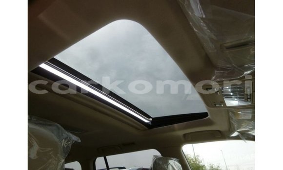 Acheter Import Voiture Toyota Land Cruiser Blanc à Import - Dubai, Grande Comore Acheter Import Voiture Toyota Land Cruiser Blanc à Import - Dubai, Grande Comore
