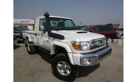 Buy Import Toyota Land Cruiser White Car in Import - Dubai in Great Comore Buy Import Toyota Land Cruiser White Car in Import - Dubai in Great Comore
