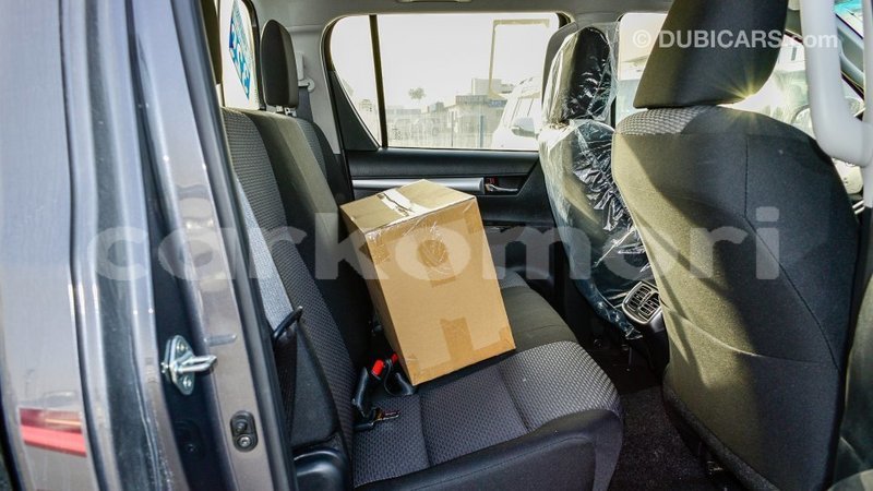 Big with watermark toyota hilux grande comore import dubai 2786