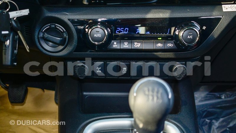 Big with watermark toyota hilux grande comore import dubai 2786